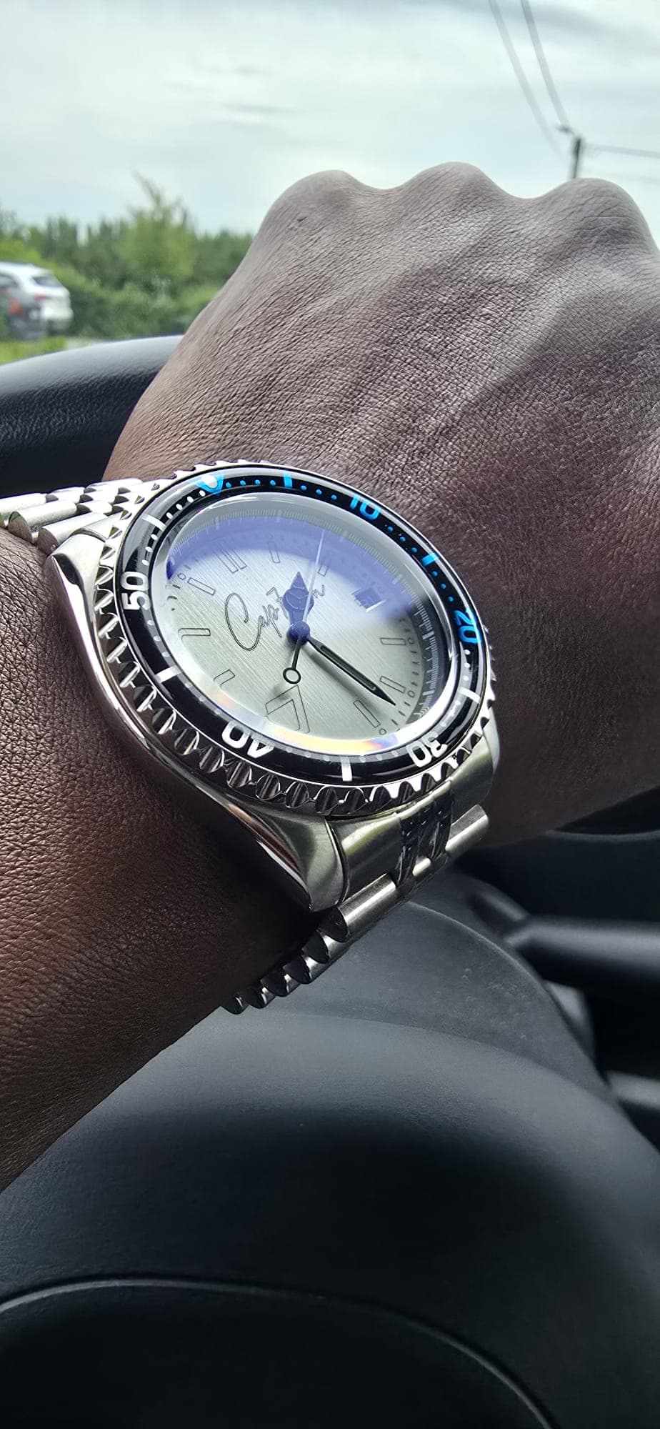 CAP7EVEN watch worn
